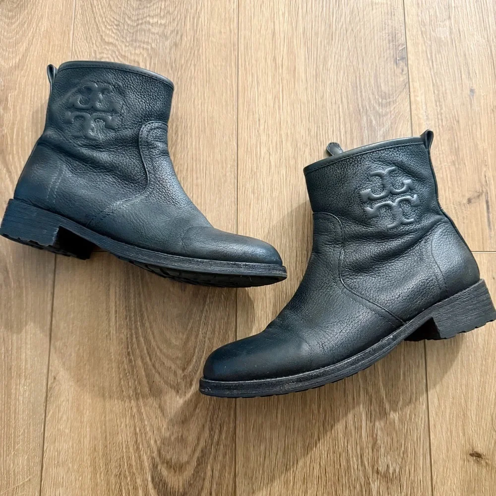 Tory Burch Black Leather Simone Distressed Boots w/ Zipper SIZE 8 1/2